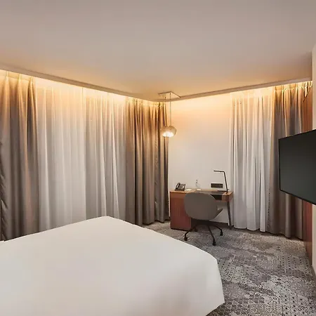 Leonardo Royal Hotel Munich Bavaria Towers-3