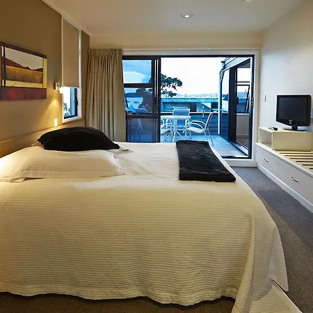 Pioneer Waterfront Apartments-3