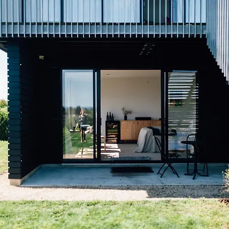 Black Estate B & B-2