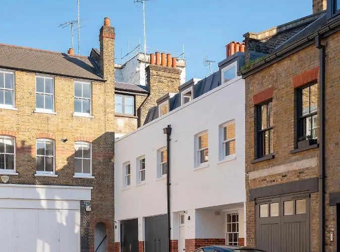 Weymouth Mews