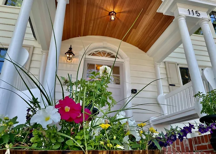 Buttonwood Boutique Hotel