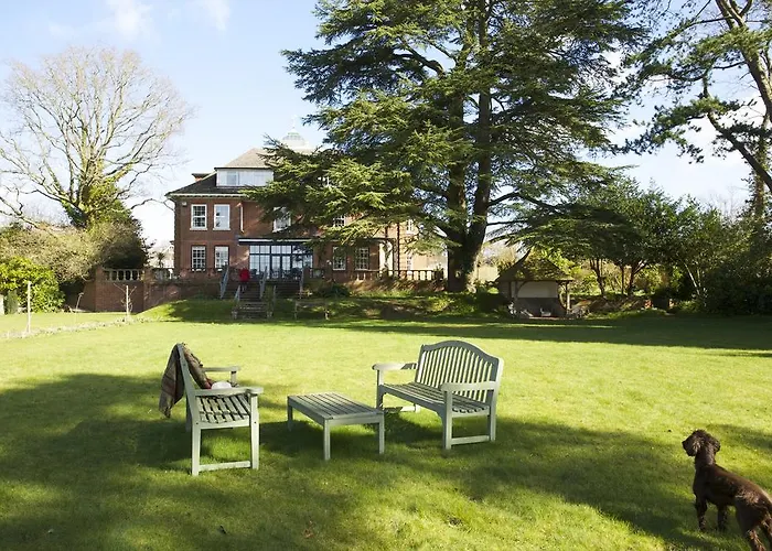 The Manor At Sway - Hotel, Restaurant And Gardens