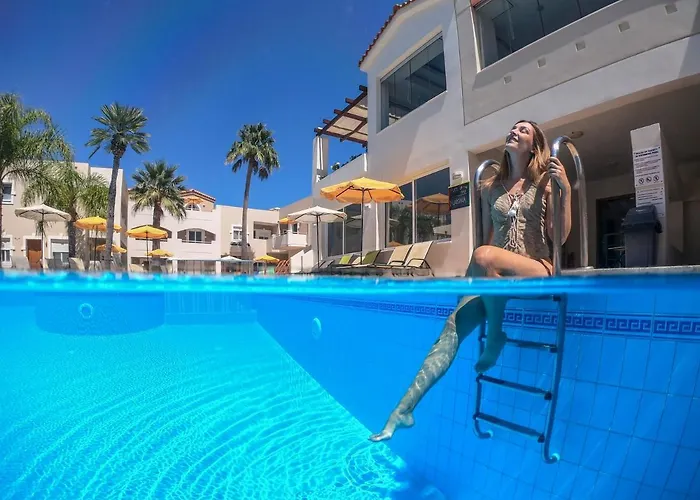 Toxo Hotel