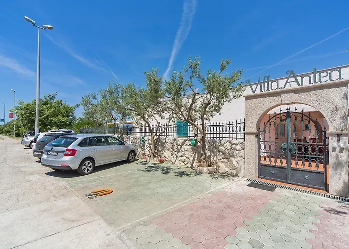 Villa Antea Apartments With Free Parking