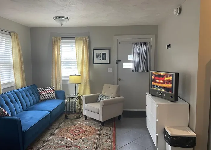 Modern Homestead Guest House Reedsville