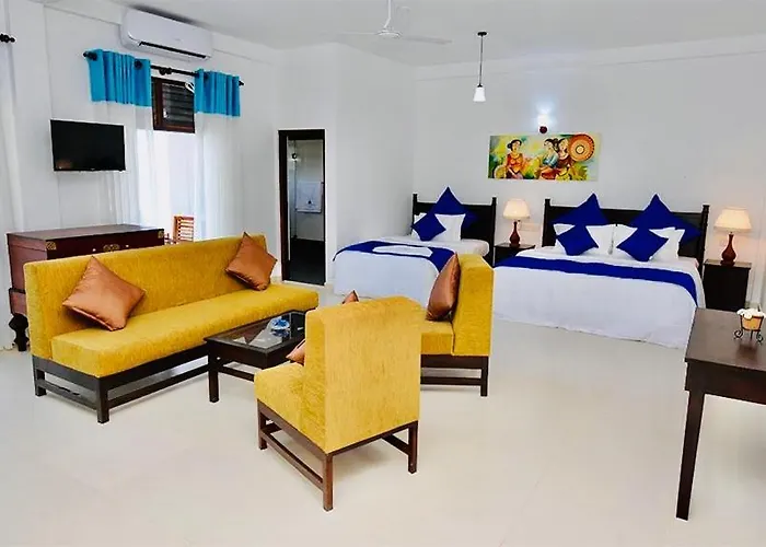 Blue Spring Hotel Wadduwa