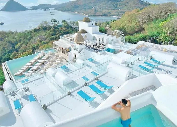 Loccal Collection Hotel Komodo