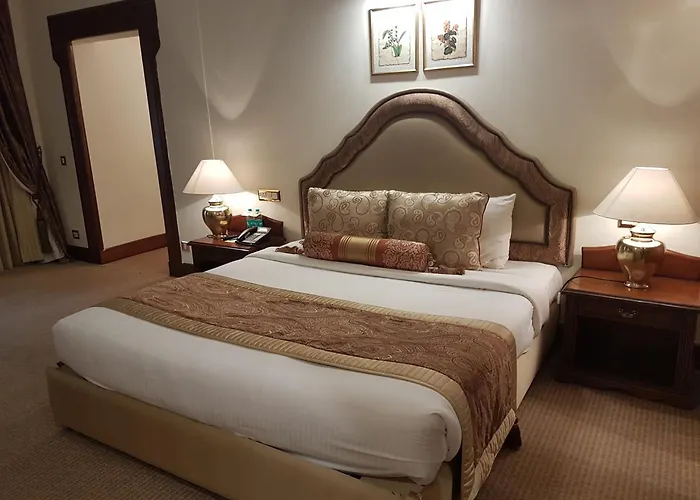 The Palms Town & Country Club - Resort