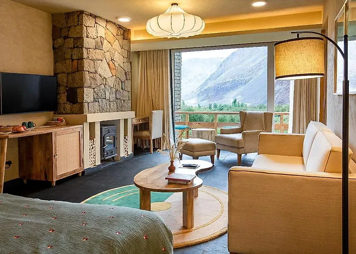 Stone Hedge Hotel