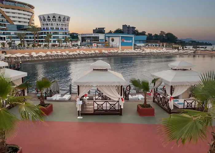 Hotel Granada Luxury Okurcalar