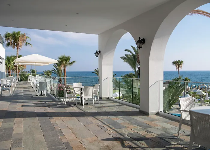 Akti Beach Hotel & Village Resort