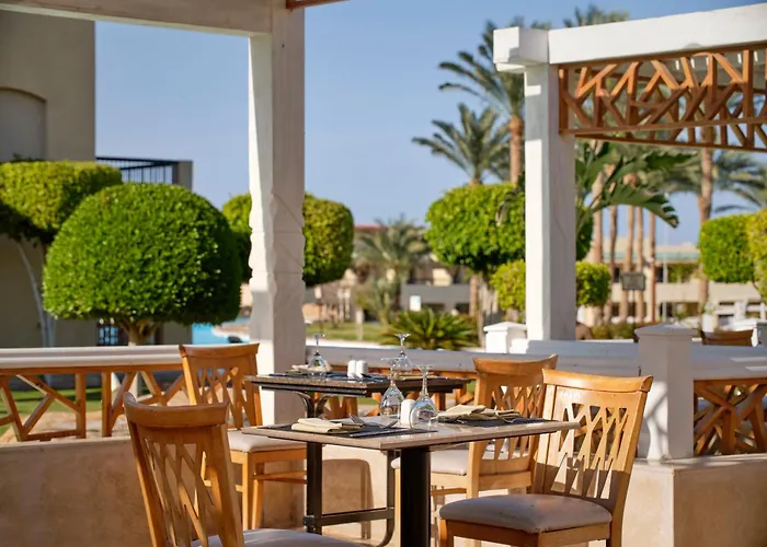 Coral Sea Holiday Resort & Aqua Park Charm el-Cheikh