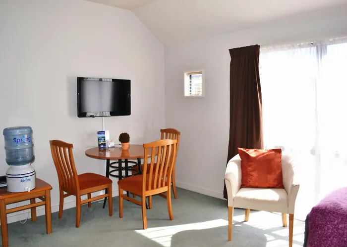 Bush Inn Court Motel