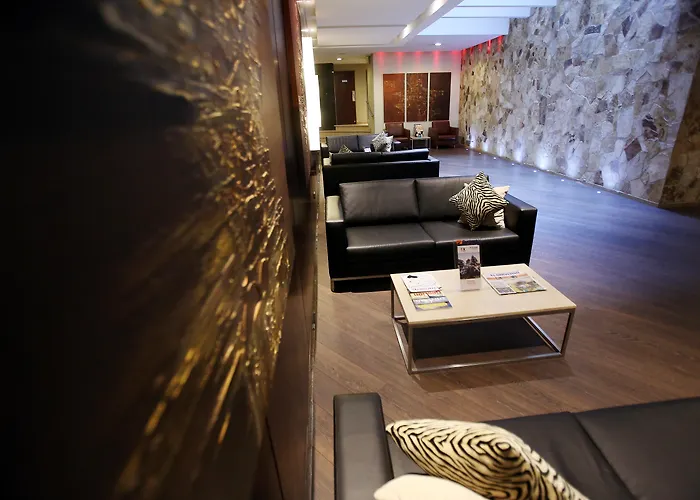 Hotel Reina Isabel