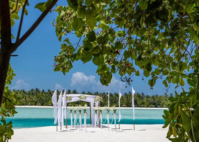 Hotel Naladhu Private Island Maldives