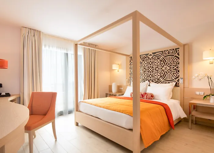 Akoya Hotel & Spa