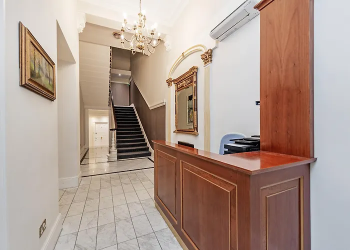 Queensgate Court Apartments