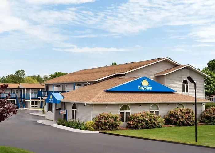 Days Inn By Wyndham /Newport Area