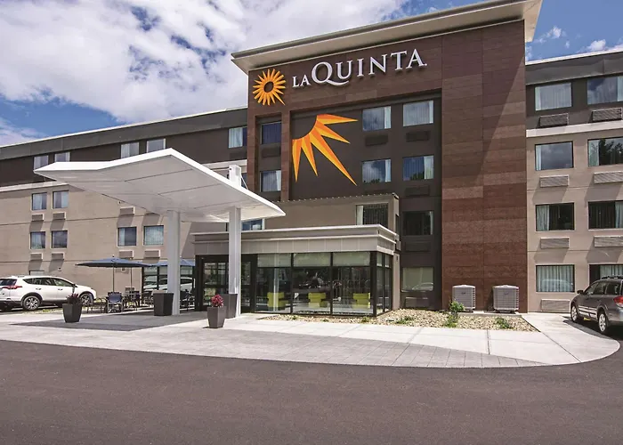La Quinta Inn & Suites By Wyndham Portland Dt Maine Med