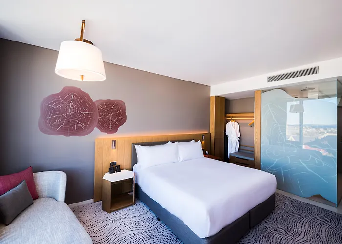 Crowne Plaza By Ihg