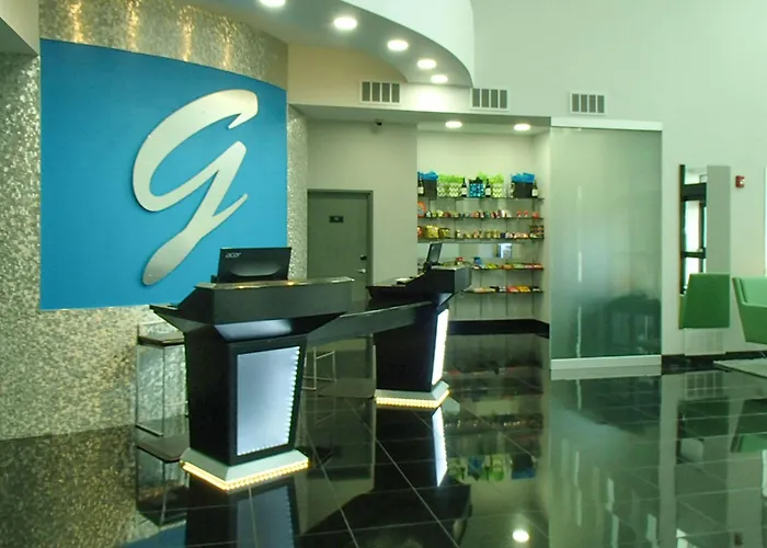 Garland Hotel