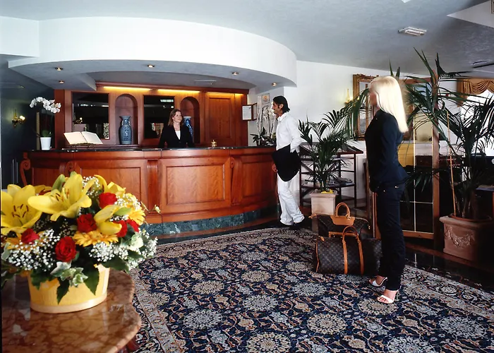 Hotel Savoy Palace