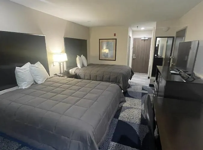 Baymont By Wyndham Iowa Lake Charles