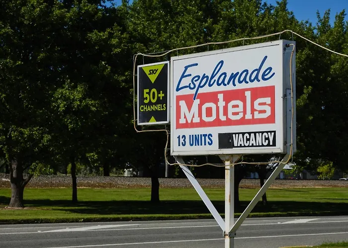 Esplanade Motels