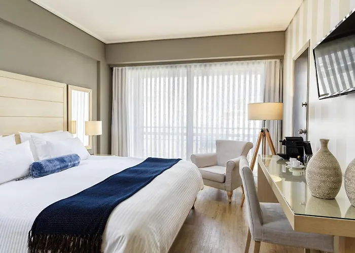 Sea View Cityscape Hotel