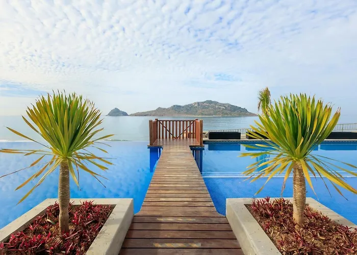 Courtyard By Marriott Beach Resort