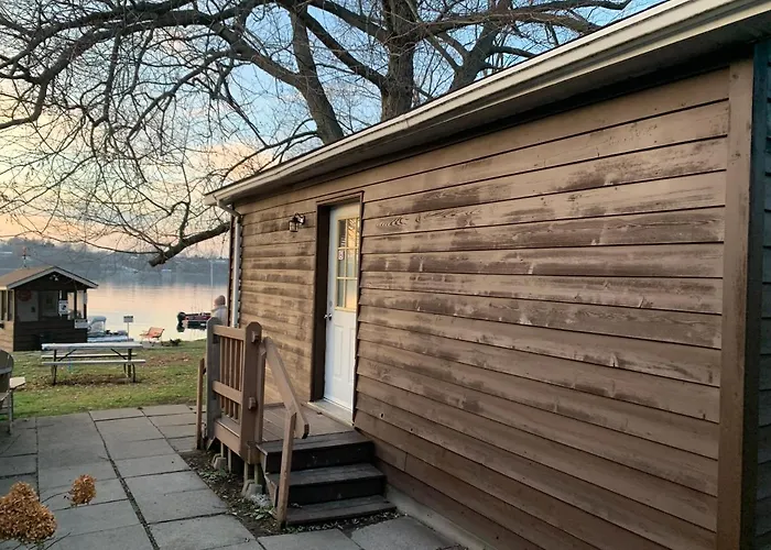 Merland Park Cottages And Motel