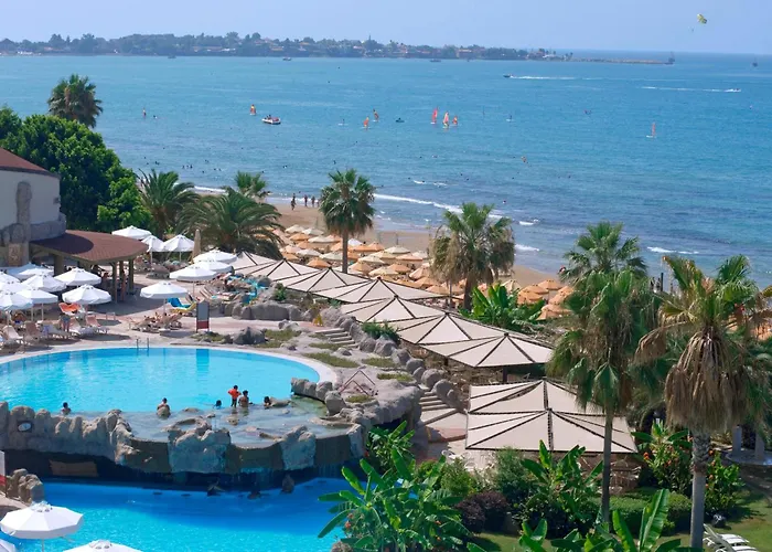 Sunrise Queen Luxury Hotel Side