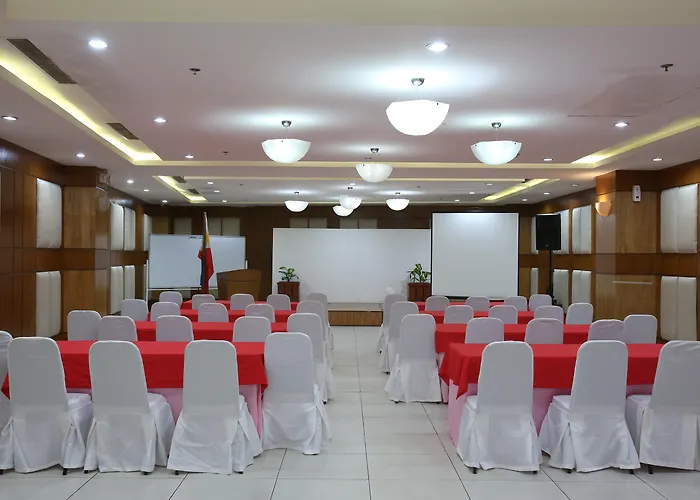Crown Regency Hotel & Towers