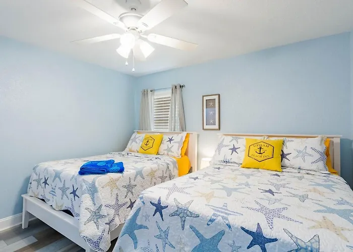 Upham Beach Inn - Entire Property