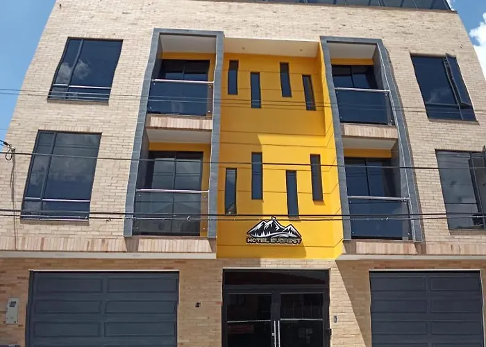 Hotel Everest Chia Oficial