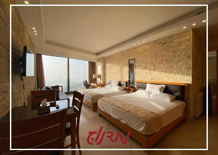 Raj Hotel