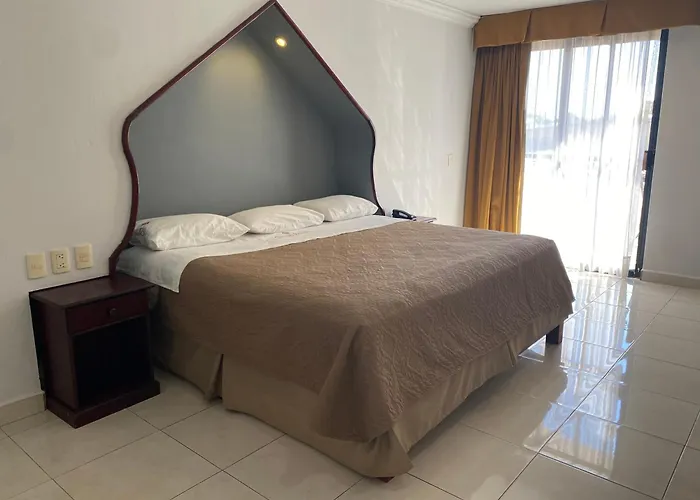 Grand Royal Tampico