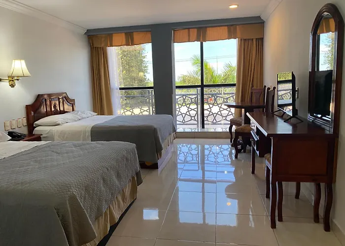 Grand Royal Tampico
