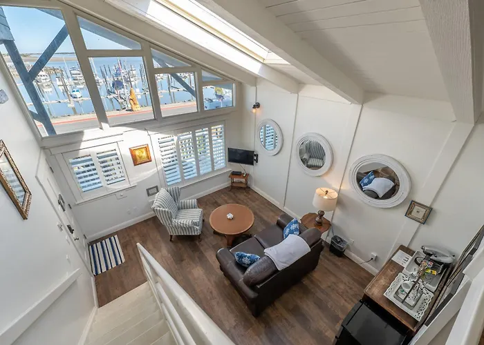 Bandon Marina Inn