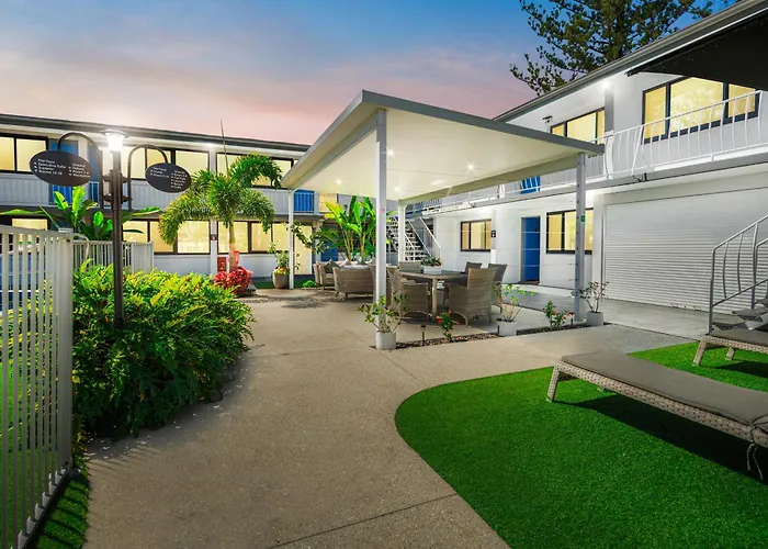 Montego Mermaid Beach Motel
