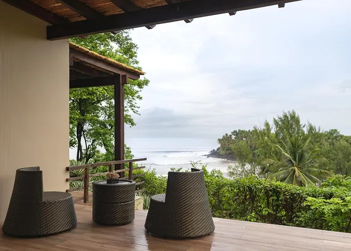 Las Flores Resort