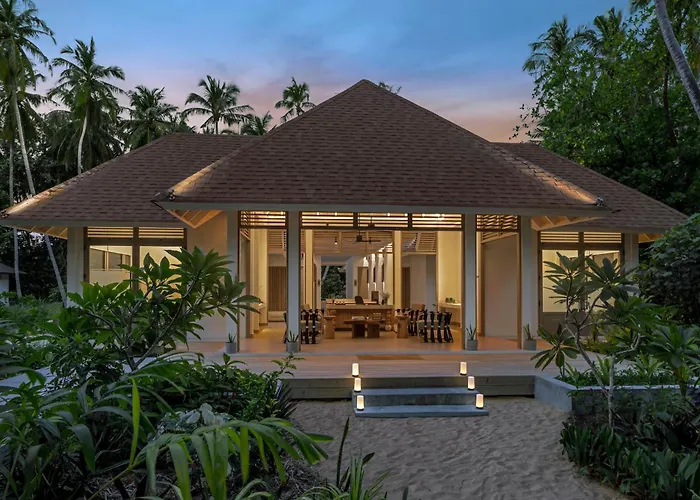 Avani Plus Fares Maldives Resort Kendhoo