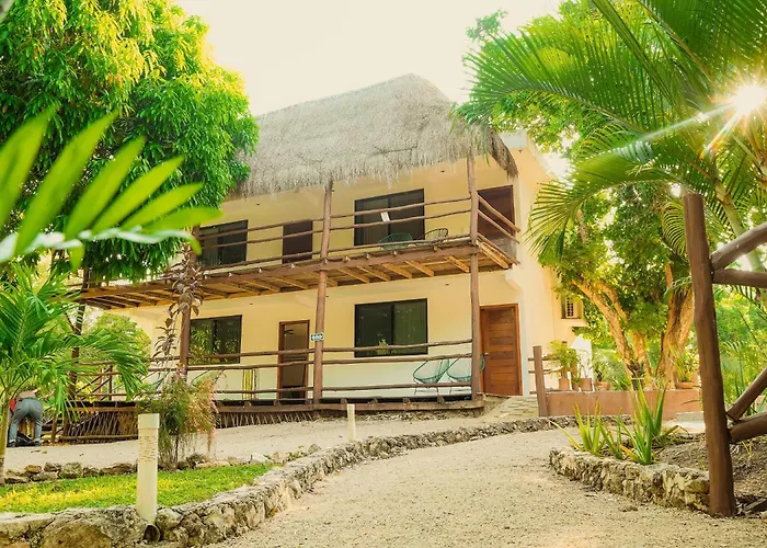 Royal Palm Bacalar Cabañas&Lagoon Club