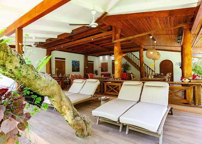 Anse Lazio Lodge