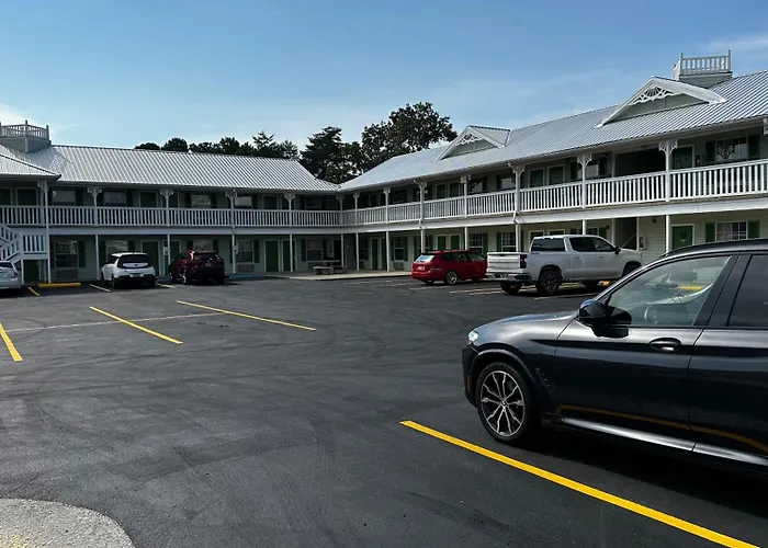 Key West Inn - Chatsworth