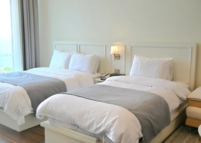 Rich Hotel