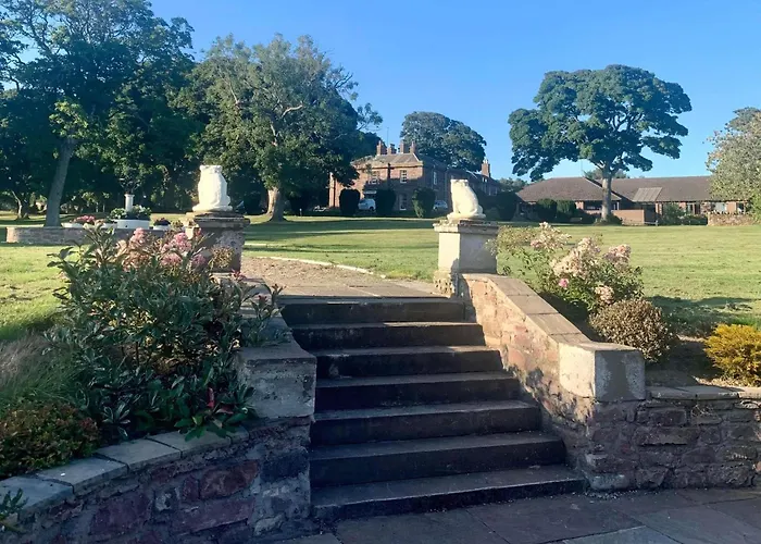 Lunan House