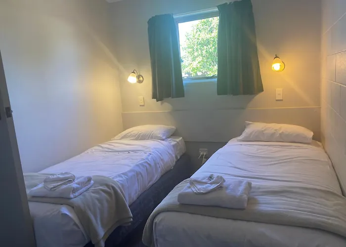 Acorn Estate Motel