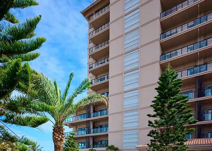 Hotel Shigira Mirage Beach Front