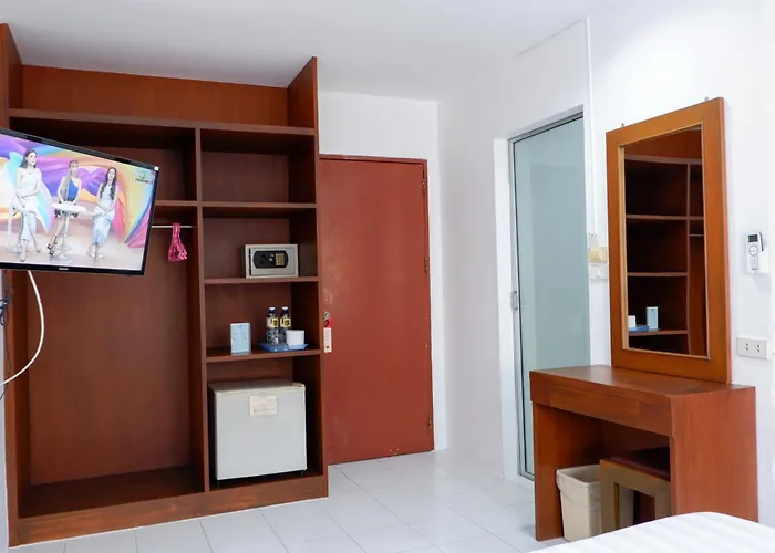 18 Coins Budget Hotel